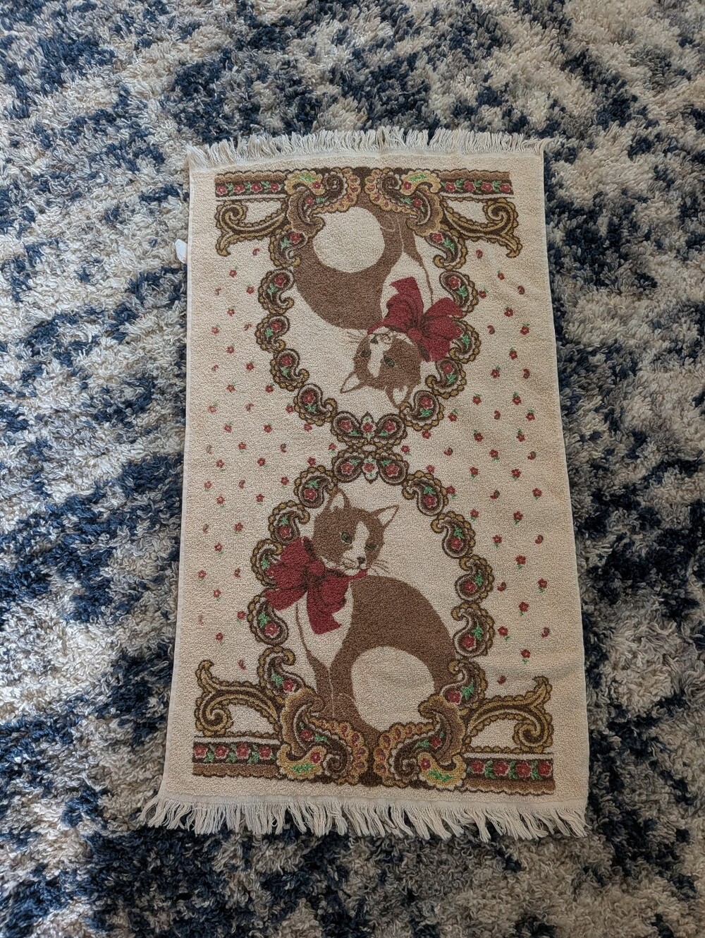 Vintage Canon Cat Bathtowel
